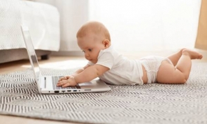 Kako 'naučiti' bebu da provodi vrijeme na trbuščiću?
