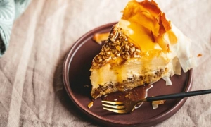 Cheesecake baklava odličan je izbor za one koji vole ova dva kolača