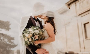 Što je mala ceremonija vjenčanja i što ju čini popularnom?