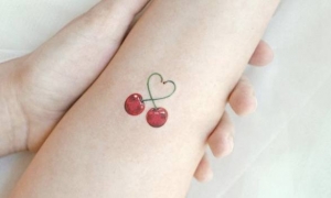 Simpatične male voćne tetovaže su IN